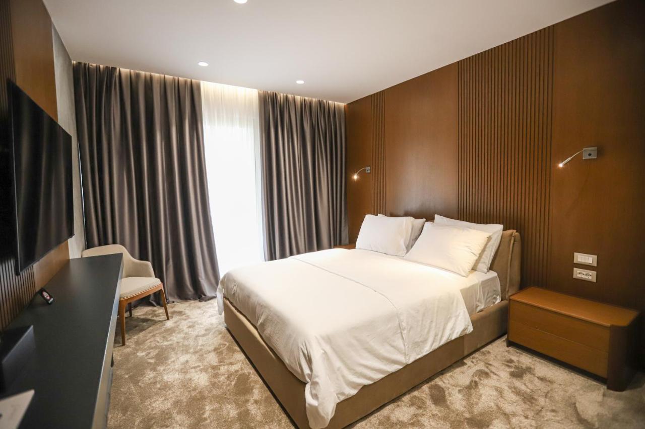 Urbanin Apartment & Hotel ติรานา ภายนอก รูปภาพ