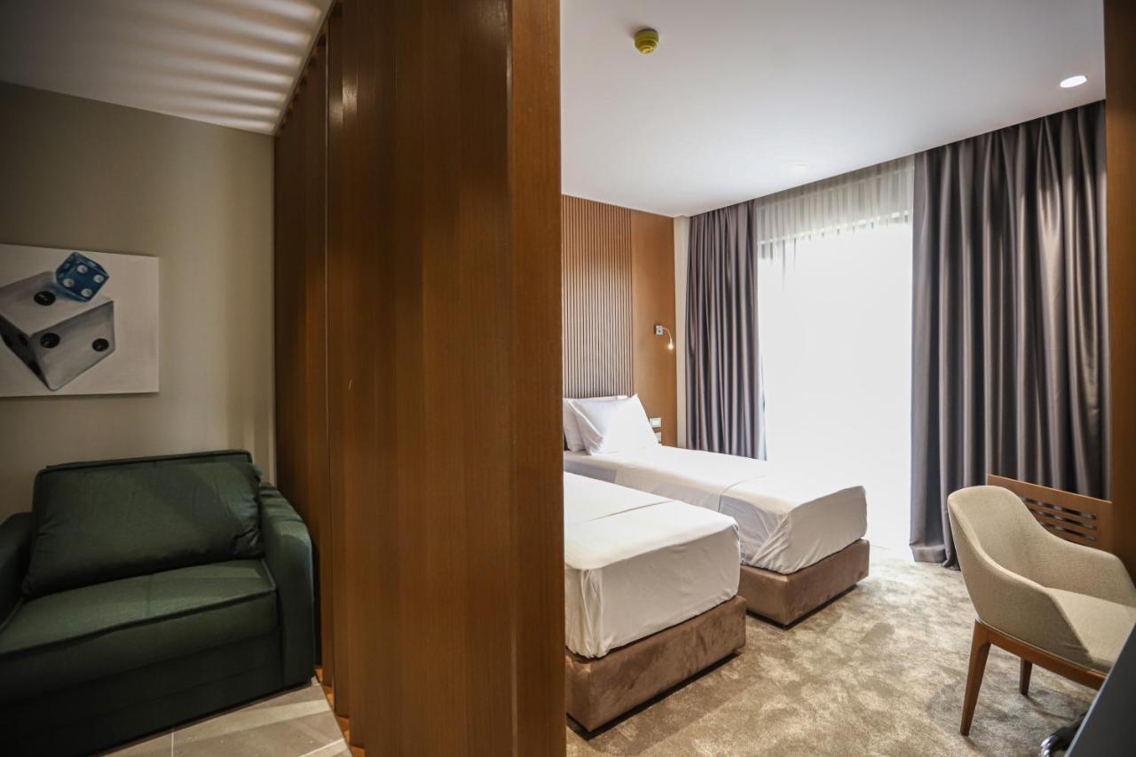 Urbanin Apartment & Hotel ติรานา ภายนอก รูปภาพ