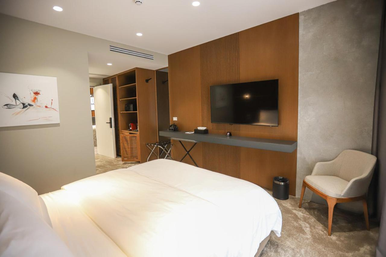 Urbanin Apartment & Hotel ติรานา ภายนอก รูปภาพ