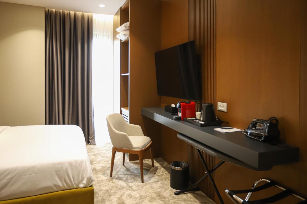 Urbanin Apartment & Hotel ติรานา ภายนอก รูปภาพ