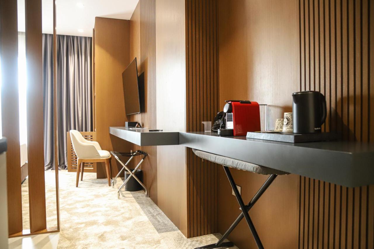 Urbanin Apartment & Hotel ติรานา ภายนอก รูปภาพ